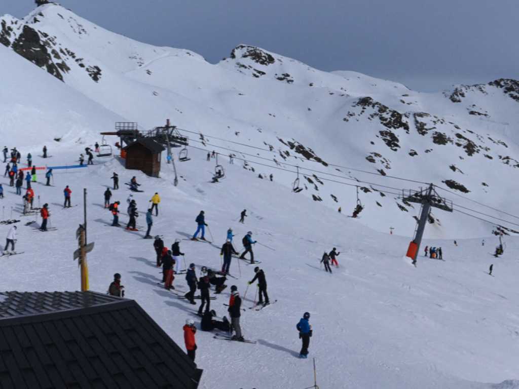 L’Alpe d’Huez saturée par les skieurs : ce que veut faire la station face au phénomène