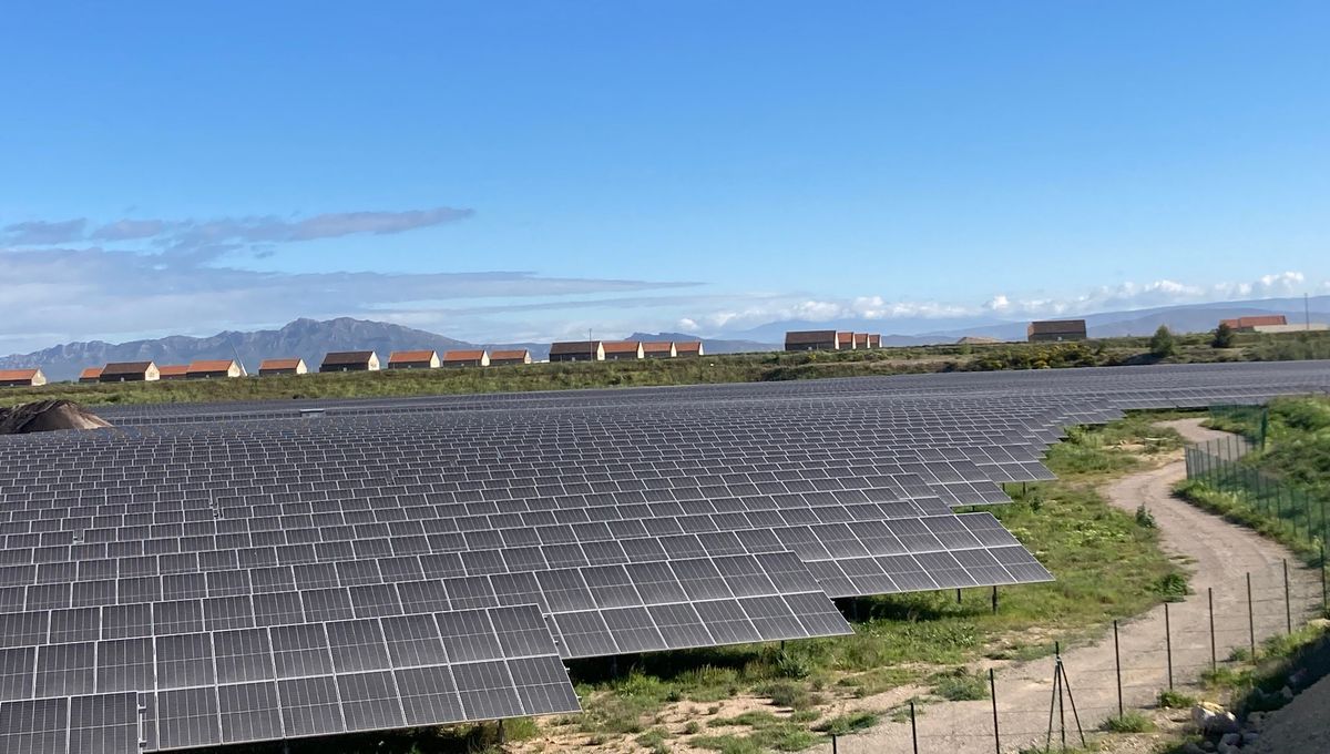 La plus grande centrale photovoltaïque des Bouches du Rhône inaugurée à Istres